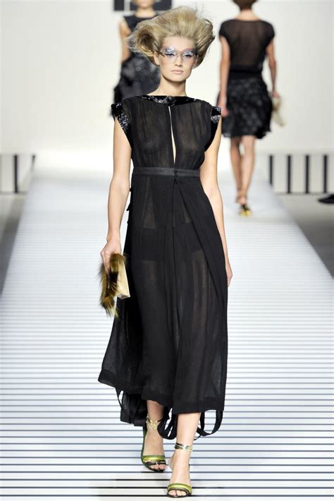 fendi sciarpe 2012|Fendi Spring 2012 Full Show at Milan Fashion Week .